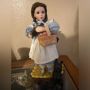 Ashton Drake Wizard of Oz Dorothy and Toto